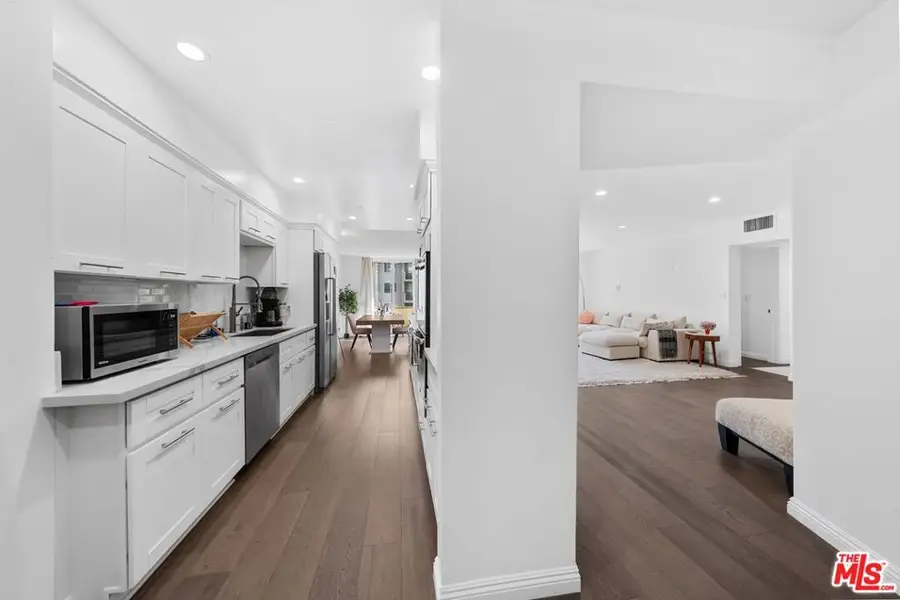 11970 Montana Avenue #207, Los Angeles, CA 90049 - Image #2