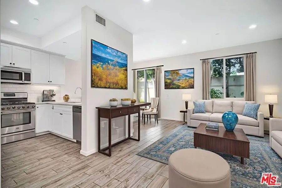 15215 W Fred Way, Van Nuys, CA 91405 - Image #2