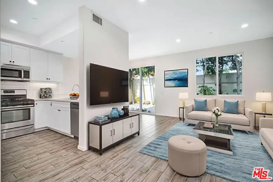 15215 W Fred Way, Van Nuys, CA 91405 - Image #3