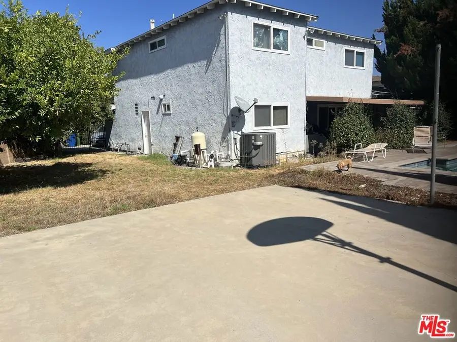 5921 Chimineas Avenue, Tarzana, CA 91356 - Image #3