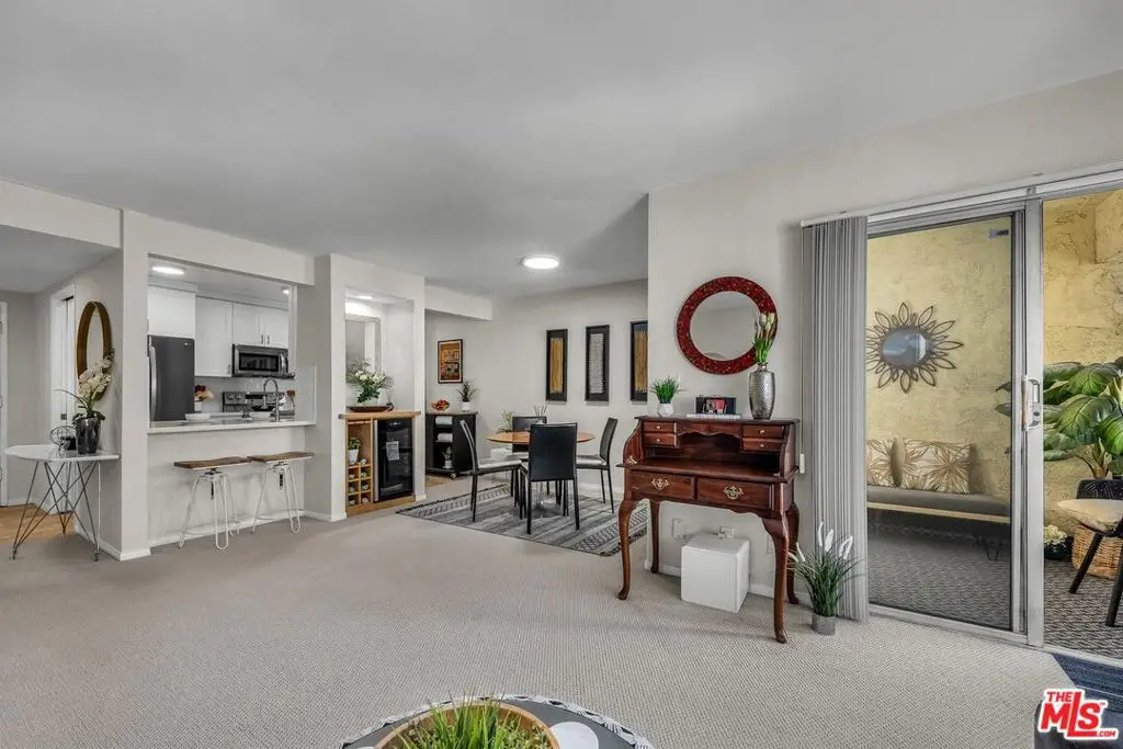 6275 Canterbury Drive #302, Culver City, CA 90230 - Image #1