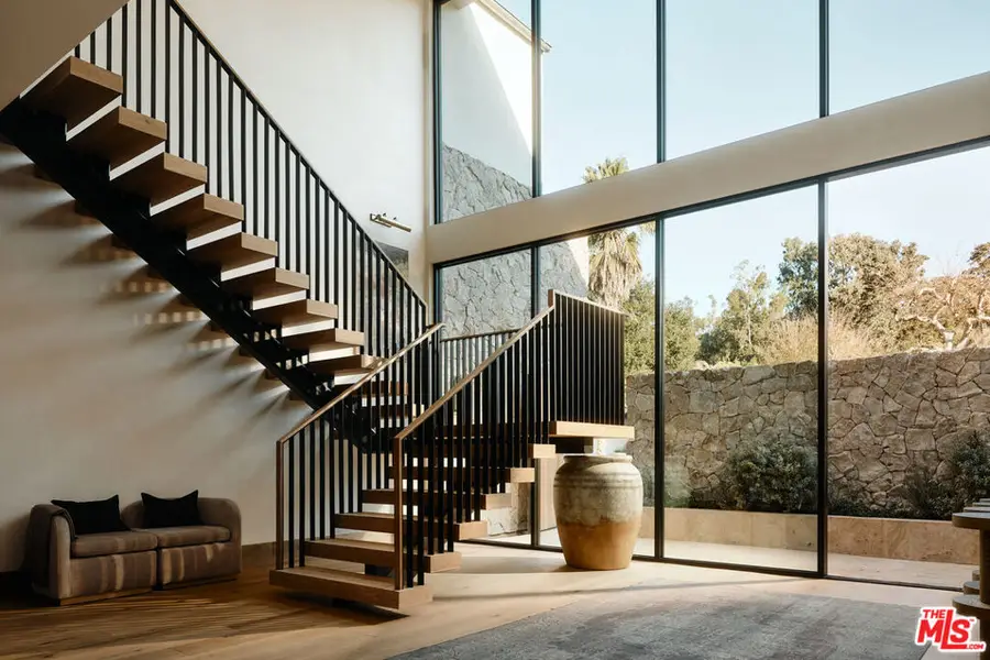 12114 Inavale Place, Los Angeles, CA 90049 - Image #3