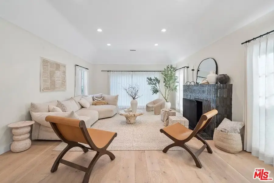 177 S Gardner Street, Los Angeles, CA 90036 - Image #2