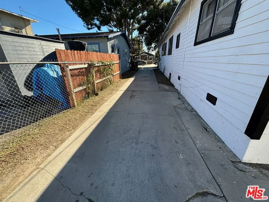 635 W 51st Street, Los Angeles, CA 90037 - Image #3