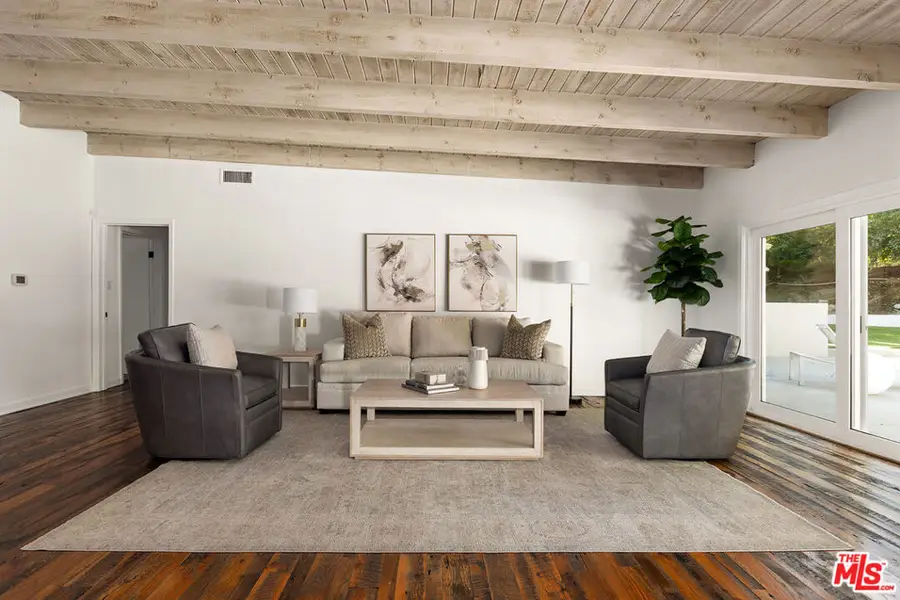 20330 Del Campo Place, Woodland Hills, CA 91364 - Image #2