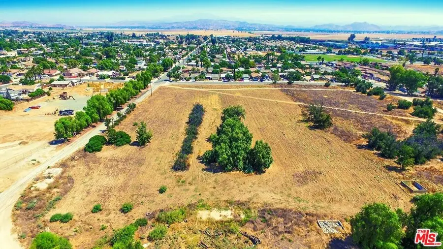 595 W 11th Street, Perris, CA 92570 - Image #2