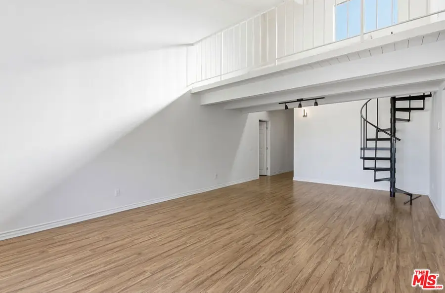 18350 Hatteras Street #277, Tarzana, CA 91356 - Image #3