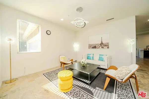 9849 Dreams Lane, San Fernando, CA 91345