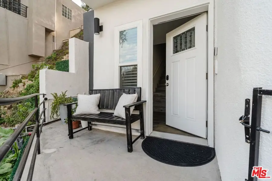 4110 Vanetta Place, Studio City, CA 91604 - Image #2