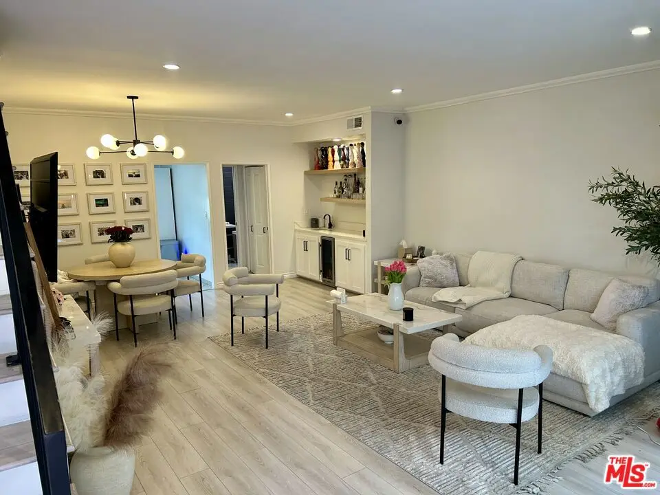 5139 Balboa Boulevard #2, Encino, CA 91316 - Image #1