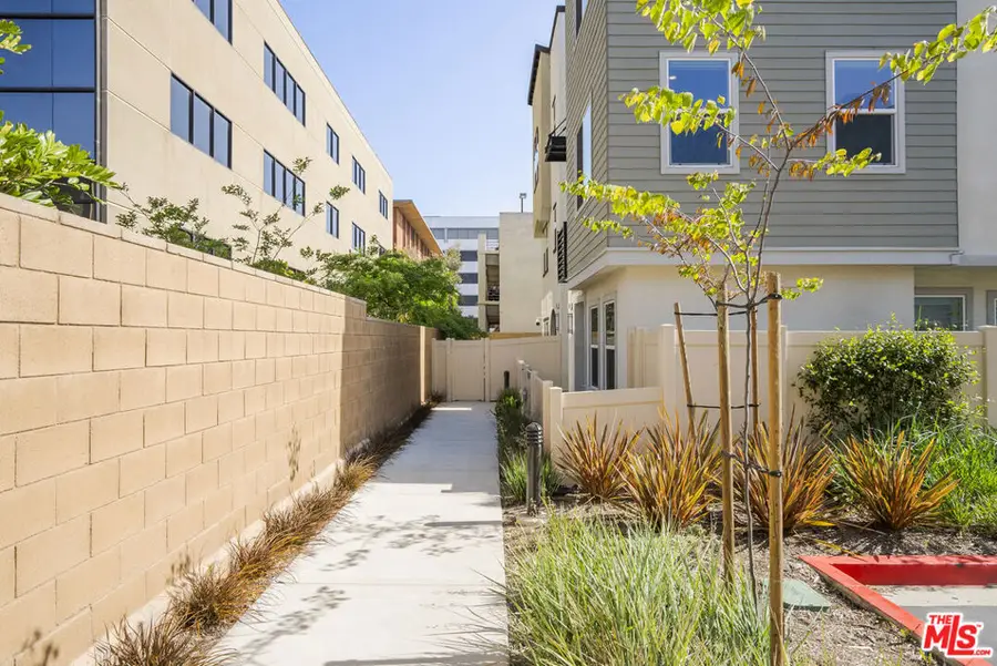 756 Daniel Freeman Circle, Inglewood, CA 90301 - Image #3