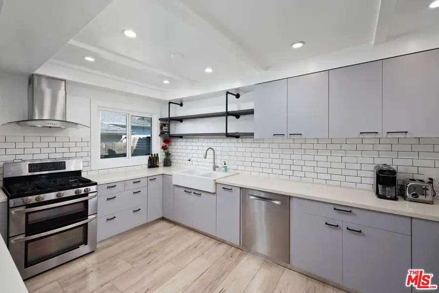 5751 Andasol Avenue, Encino, CA 91316 - Image #3