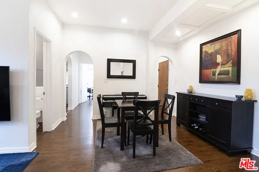 340 N Oakhurst Drive #205, Beverly Hills, CA 90210 - Image #3