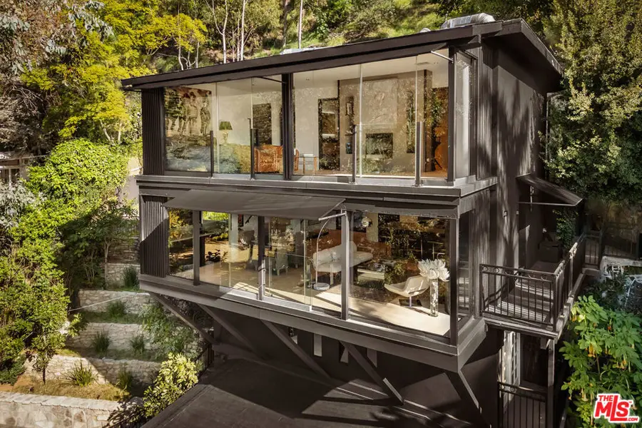 1782 Viewmont Drive, Los Angeles, CA 90069 - Image #3