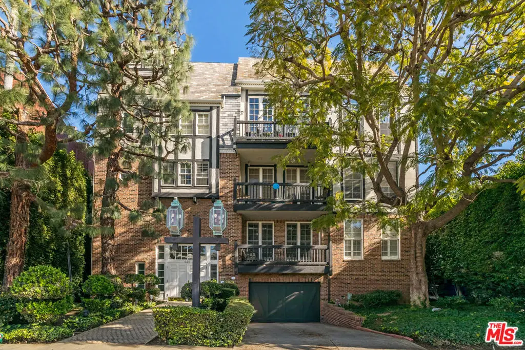 420 S Barrington Avenue #PH302, Los Angeles, CA 90049 - Image #1