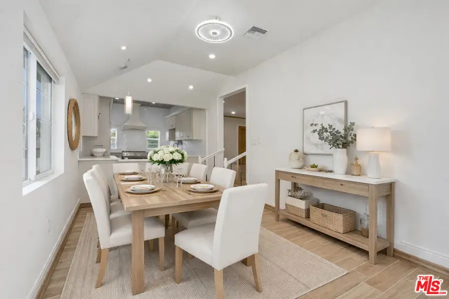 5822 Lindley Avenue, Encino, CA 91316 - #3