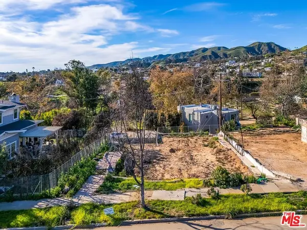 611 Las Lomas Avenue, Pacific Palisades, CA 90272
