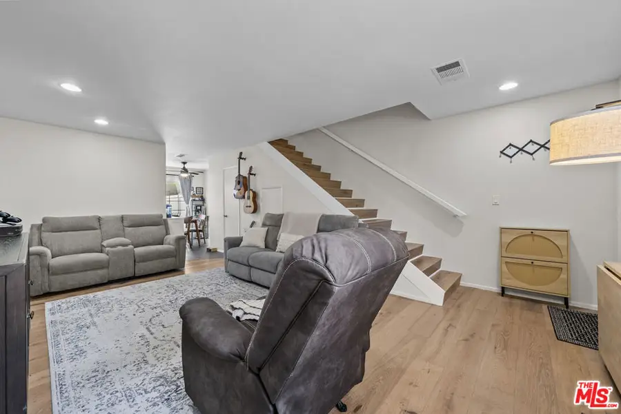 19124 Hamlin Street #4, Reseda, CA 91335 - #3