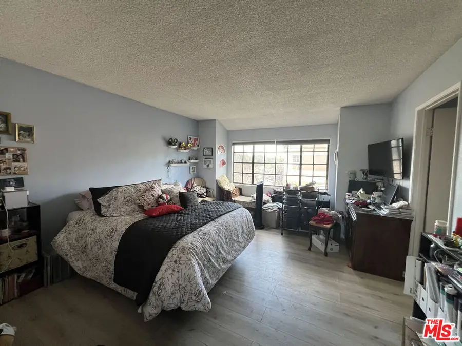 19620 Roscoe Boulevard #D, Northridge, CA 91324 - Image #2