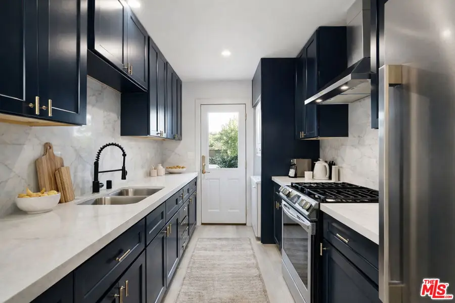 17660 Martha Street, Encino, CA 91316 - Image #2