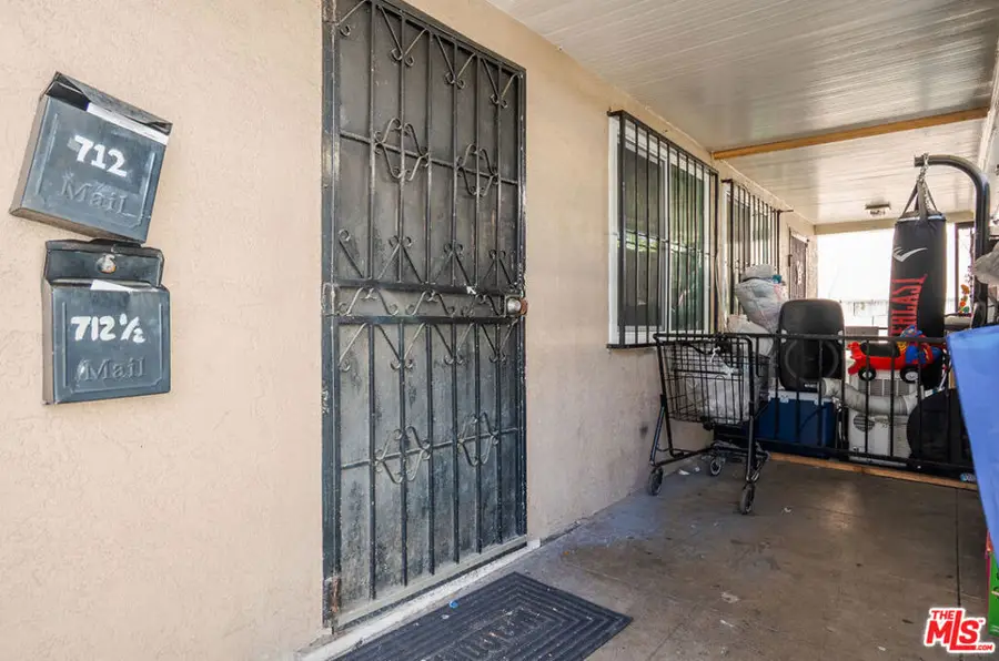 712 714 W 40th Place, Los Angeles, CA 90037 - Image #3