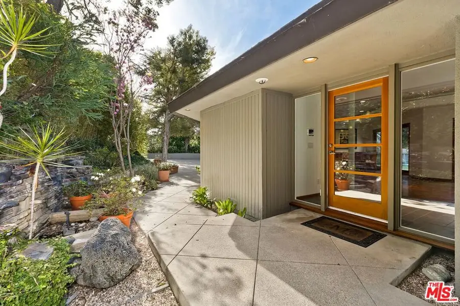 4463 Bergamo Drive, Encino, CA 91436 - Image #2