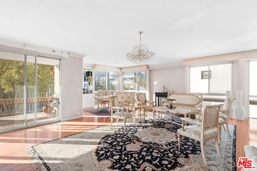 320 N Maple Drive #303, Beverly Hills, CA 90210 - Image #1