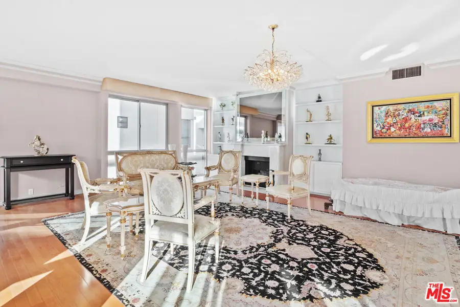 320 N Maple Drive #303, Beverly Hills, CA 90210 - Image #2