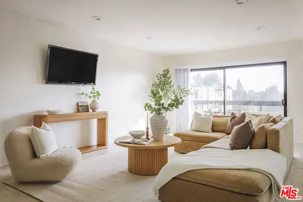 4829 Whitsett Avenue #301, Valley Village, CA 91607