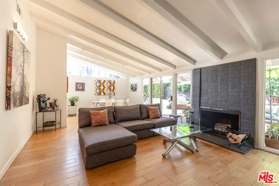 6505 Hatillo Avenue, Woodland Hills, CA 91367 - Image #3