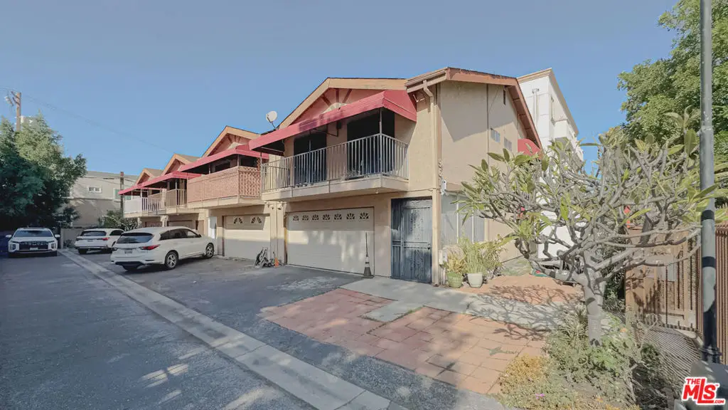 961 S Manhattan Place #3, Los Angeles, CA 90019 - #1