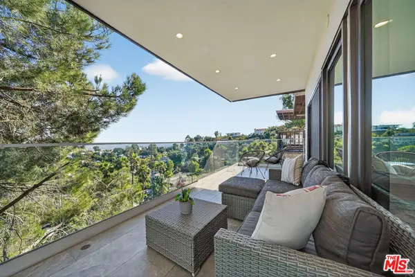 8960 Crescent Drive, Los Angeles, CA 90046