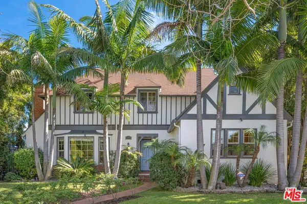 1174 Carmona Avenue, Los Angeles, CA 90019