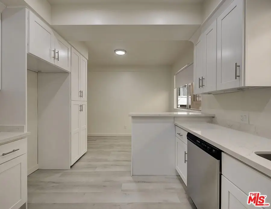 324 S Elm Drive #102, Beverly Hills, CA 90212 - Image #2