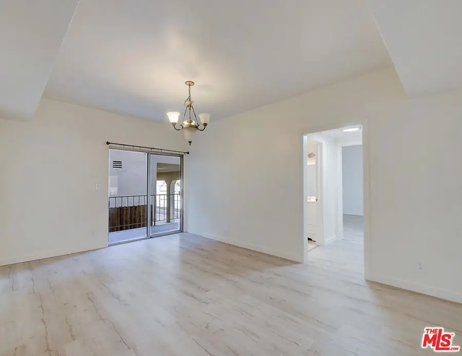 324 S Elm Drive #102, Beverly Hills, CA 90212 - Image #3