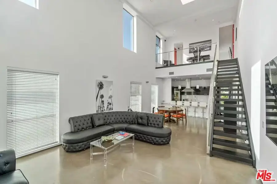 611 N Bronson Avenue #10, Los Angeles, CA 90004 - Image #2
