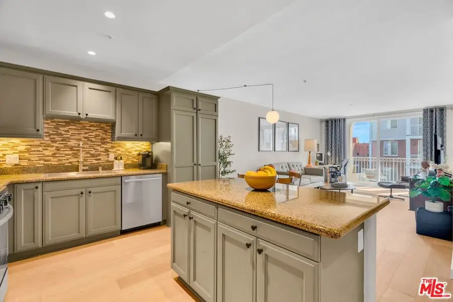 3740 Santa Rosalia Drive #302, Los Angeles, CA 90008 - #2