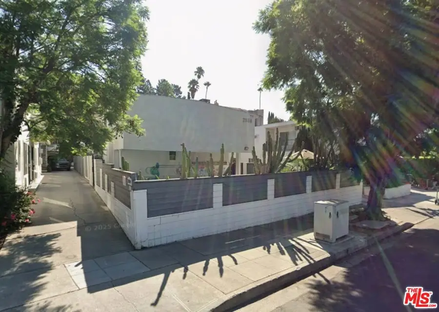 2034 Holly Drive, Los Angeles, CA 90068 - Image #2
