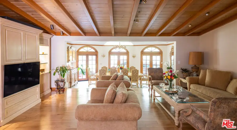 9415 Cherokee Lane, Beverly Hills, CA 90210 - Image #2