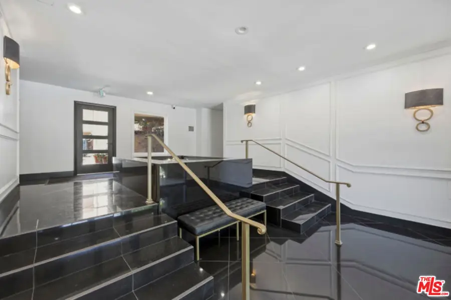 1121 N Olive Drive #302, Los Angeles, CA 90069 - #2