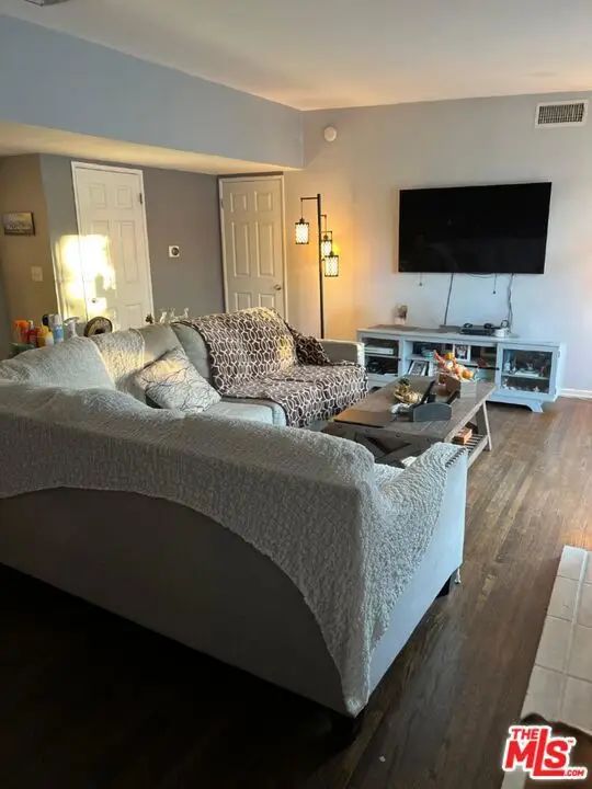 11447 Gothic Avenue, Granada Hills, CA 91344 - Image #2