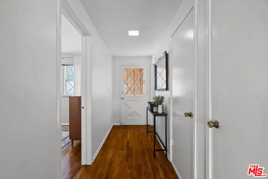 6859 Langdon Avenue, Van Nuys, CA 91406 - Image #3