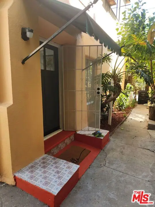 1028 N Hayworth Avenue, Los Angeles, CA 90046