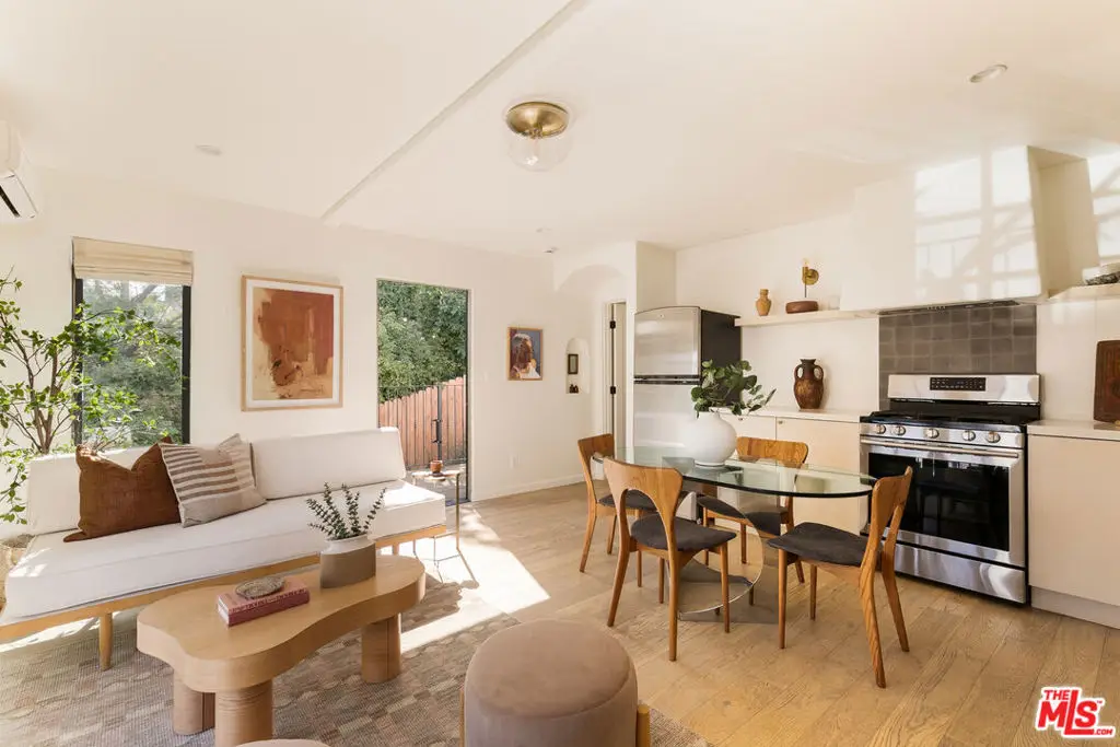 3200 Larissa Drive, Los Angeles, CA 90026 - #1