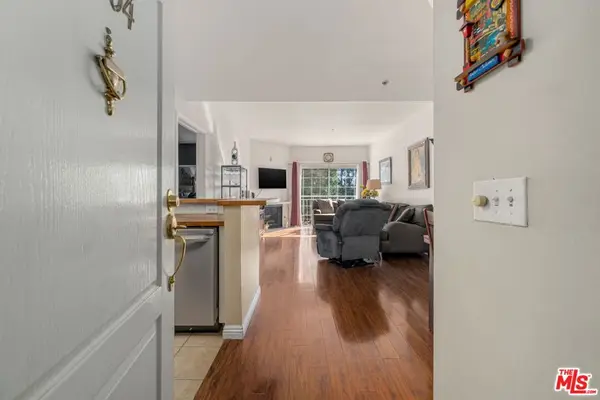 4750 Templeton Street #1104, Los Angeles, CA 90032