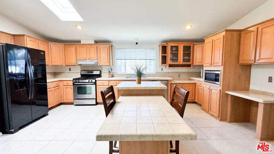 411 Gold Finch Lane, Fountain Valley, CA 92708 - #2