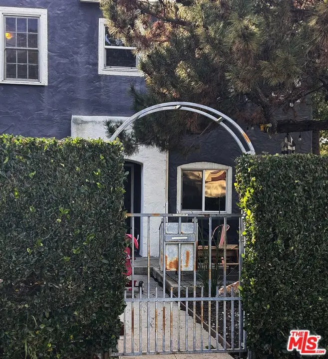 3474 Gardenside Lane, Los Angeles, CA 90039 - #3