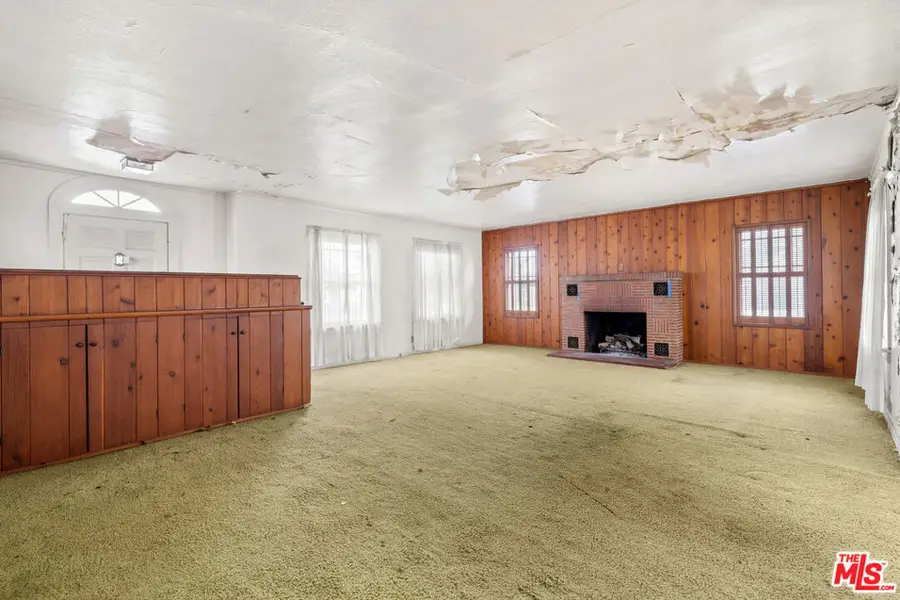 2000 W 75th Street, Los Angeles, CA 90047 - #2