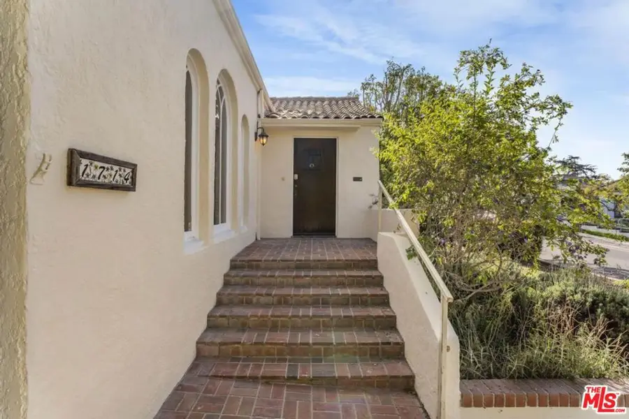 1714 Warnall Avenue, Los Angeles, CA 90024 - Image #2