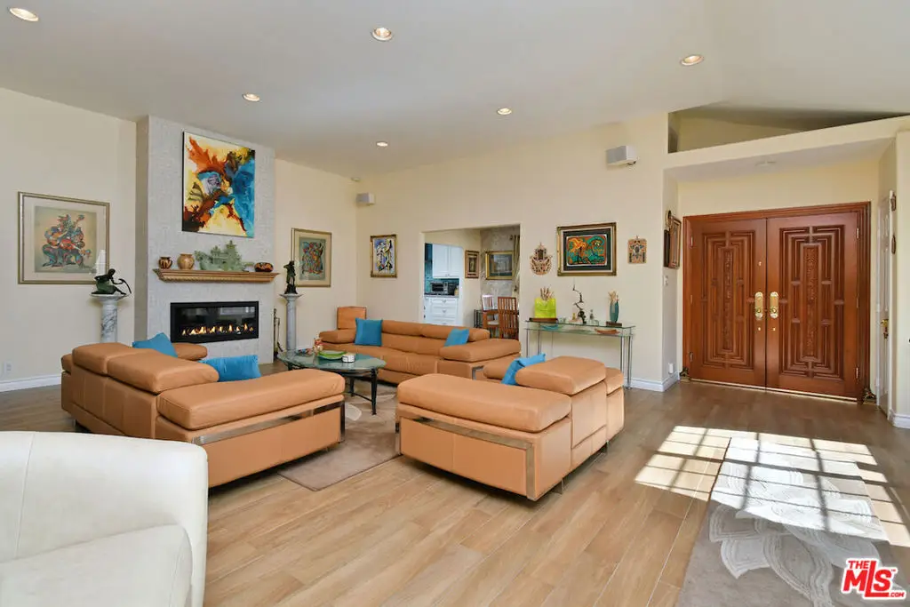 6015 Topeka Drive, Tarzana, CA 91356 - #1